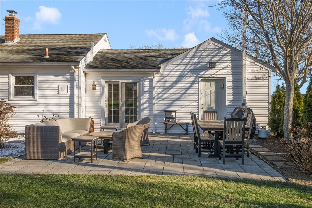 415 Wapping Road Portsmouth, RI 02871 - Photo 15 of 49