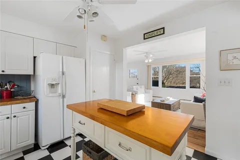 $825,000 | 415 Wapping Road, Portsmouth, RI 02871