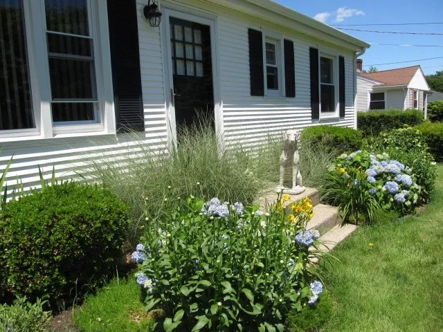 $825,000 | 415 Wapping Road, Portsmouth, RI 02871