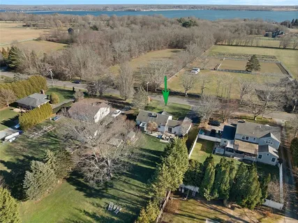 $825,000 | 415 Wapping Road, Portsmouth, RI 02871