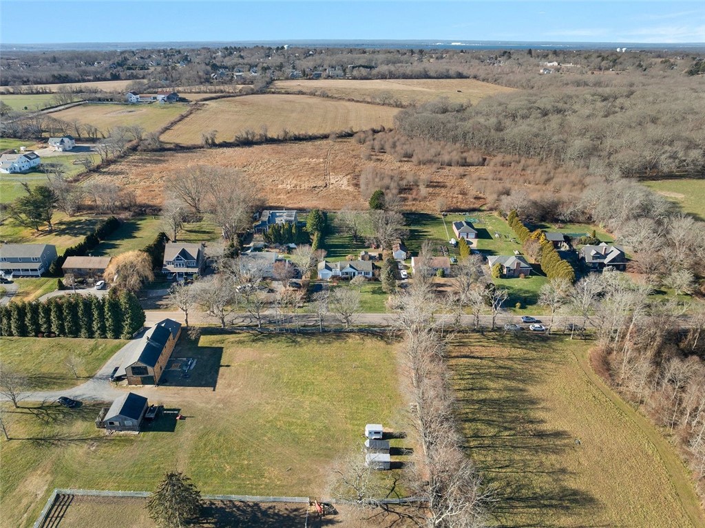 415 Wapping Road Portsmouth, RI 02871 - Photo 7 of 49