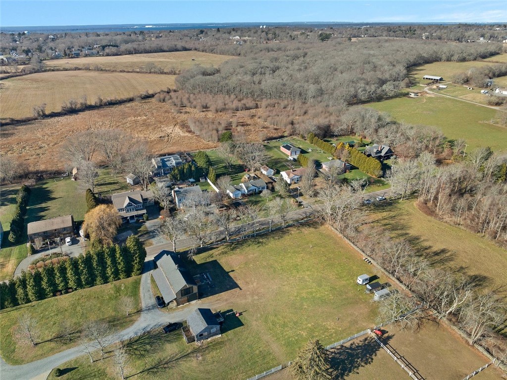 415 Wapping Road Portsmouth, RI 02871 - Photo 8 of 49