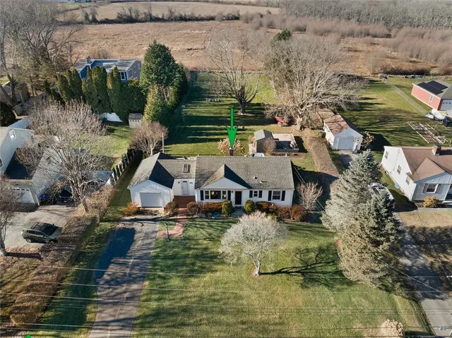 $825,000 | 415 Wapping Road, Portsmouth, RI 02871