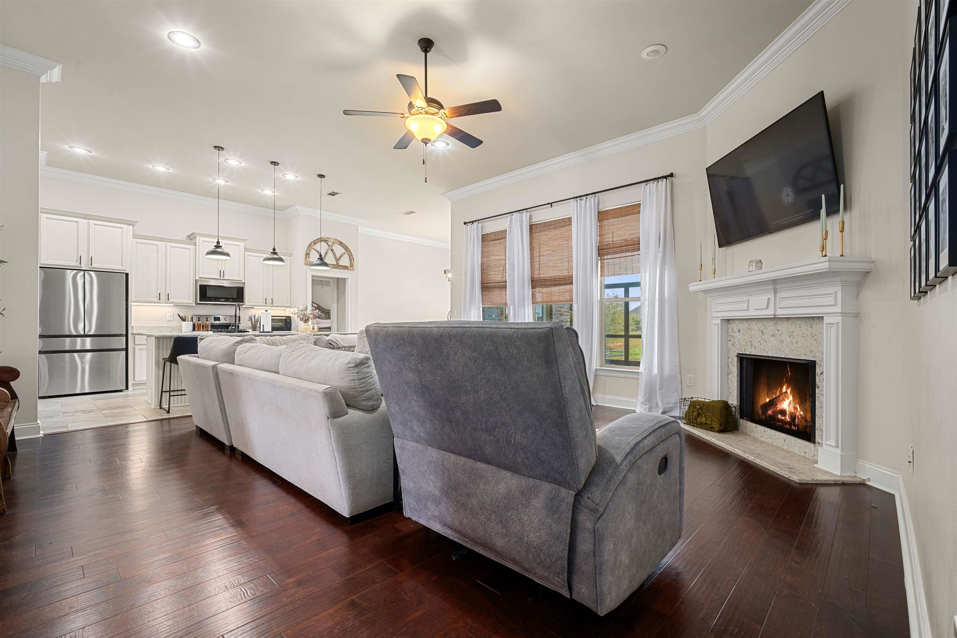 24582 Caleb Court Daphne, AL 36526 - Photo 10 of 39 Living Room