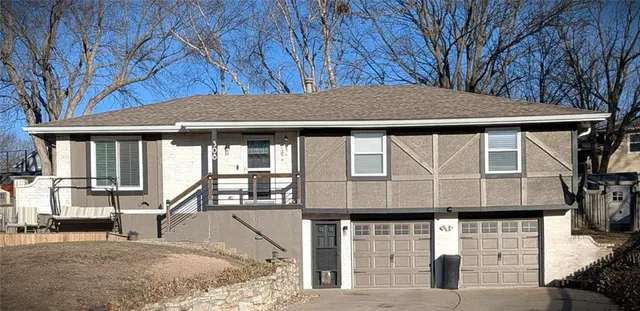 $329,900 | 308 Southwest Moore Place, Blue Springs, MO 64015