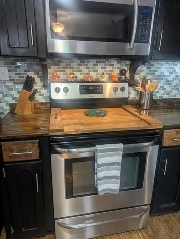 $329,900 | 308 Southwest Moore Place, Blue Springs, MO 64015