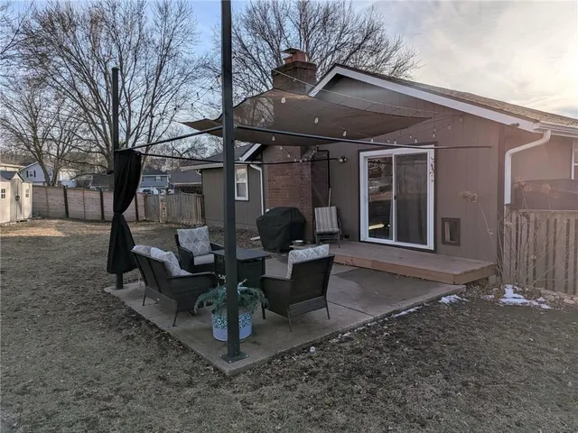 $329,900 | 308 Southwest Moore Place, Blue Springs, MO 64015