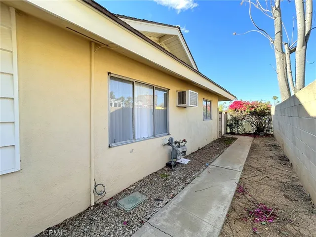 $1,995 | 534 Roosevelt Road, Redlands, CA 92374
