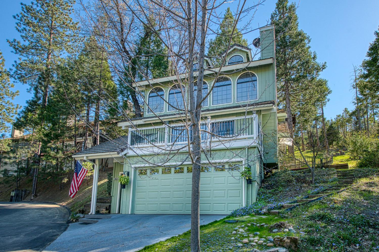 40624 Saddleback Road Bass Lake, CA 93604 - Photo 3 of 53