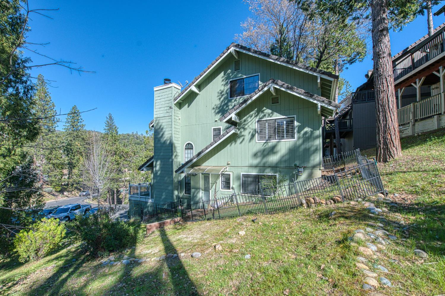 40624 Saddleback Road Bass Lake, CA 93604 - Photo 40 of 53