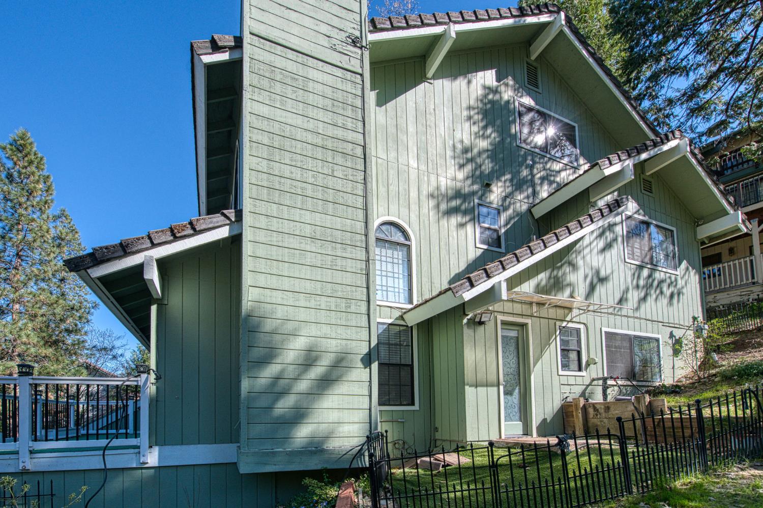 40624 Saddleback Road Bass Lake, CA 93604 - Photo 4 of 53