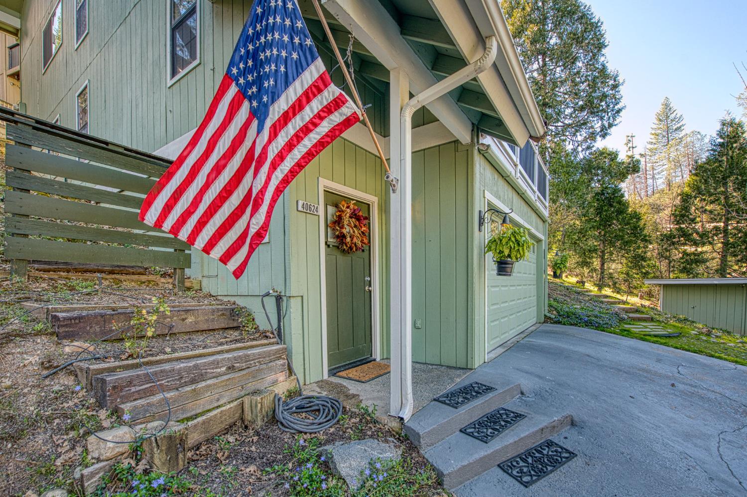 40624 Saddleback Road Bass Lake, CA 93604 - Photo 5 of 53