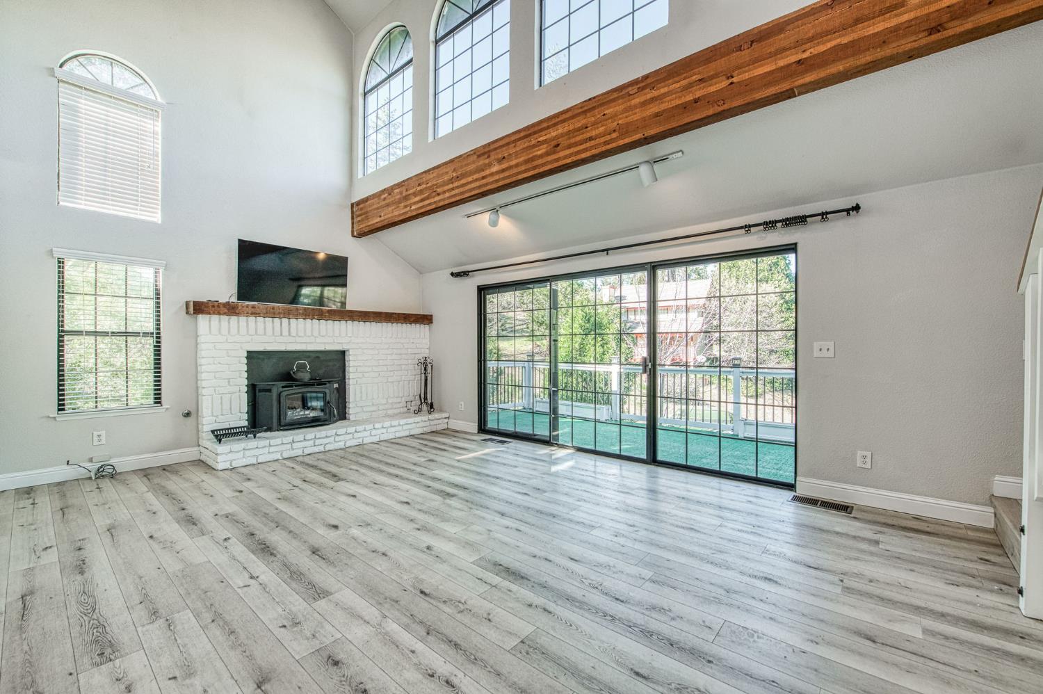 40624 Saddleback Road Bass Lake, CA 93604 - Photo 8 of 53