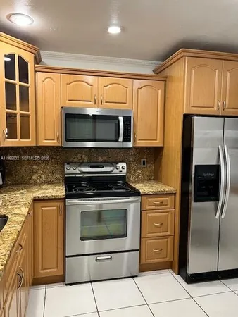 $250,000 | 2540 West 67th Place, Unit 20428, Hialeah, FL 33016
