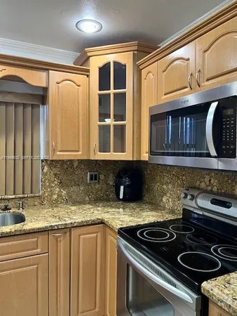 $250,000 | 2540 West 67th Place, Unit 20428, Hialeah, FL 33016