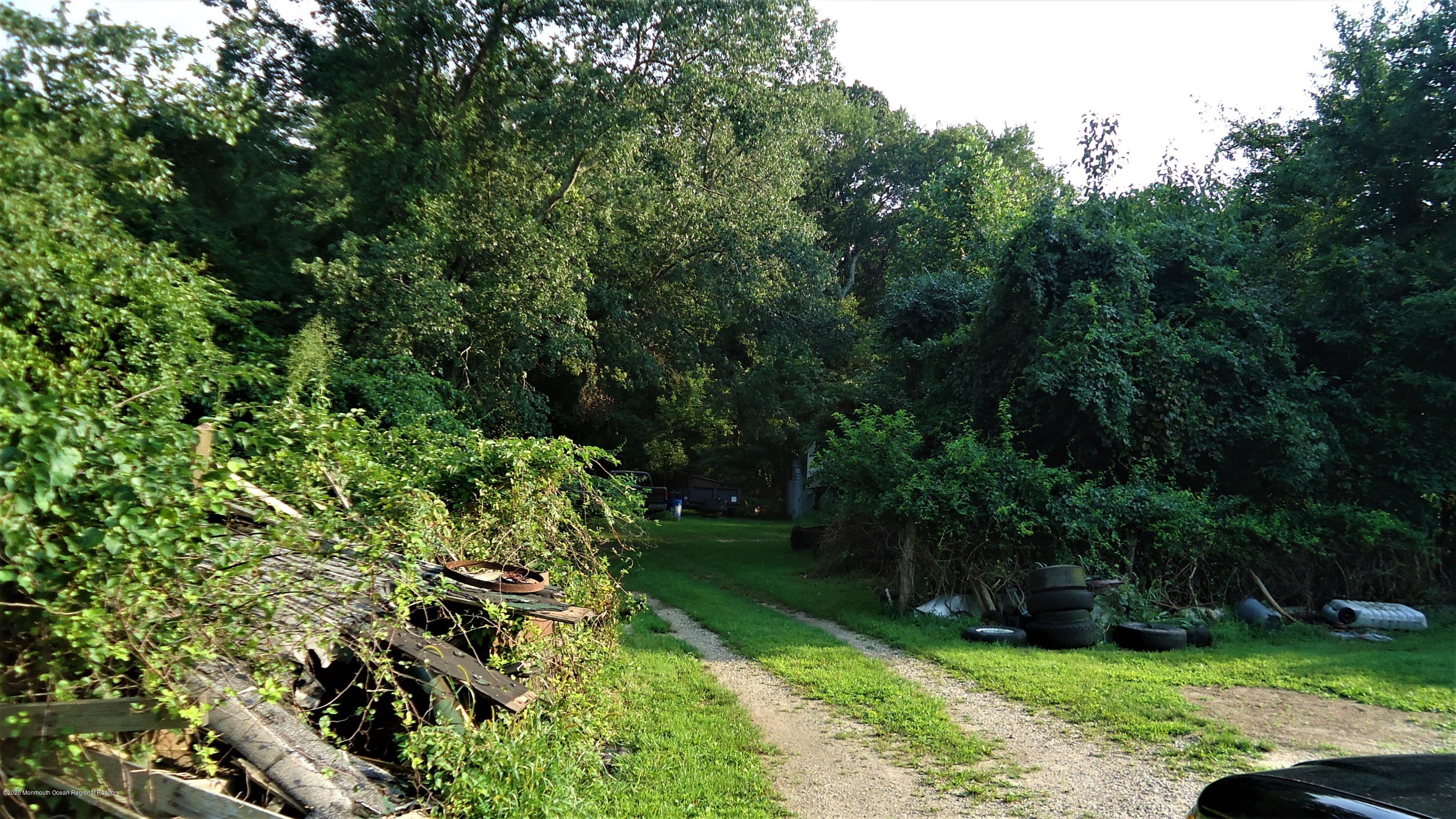 74 Merrick Road Farmingdale, NJ 07727 - Photo 8 of 36 DSC05997 (2)