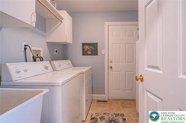 $574,900 | 3240 Watermill Drive, Lower Macungie Township, PA 18062