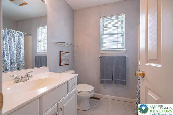 $574,900 | 3240 Watermill Drive, Lower Macungie Township, PA 18062