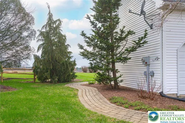 $574,900 | 3240 Watermill Drive, Lower Macungie Township, PA 18062
