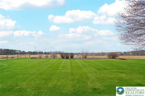 $574,900 | 3240 Watermill Drive, Lower Macungie Township, PA 18062