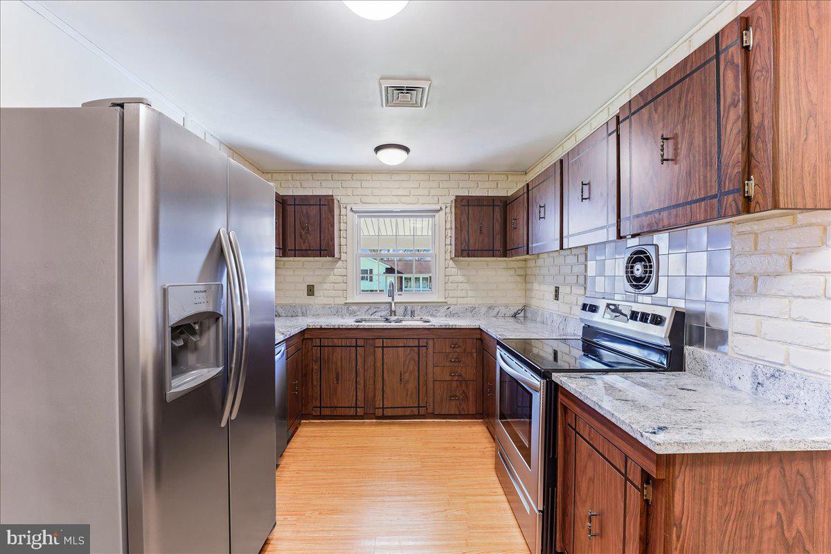 261 Oakfield Drive Newark, DE 19713 - Photo 9 of 28