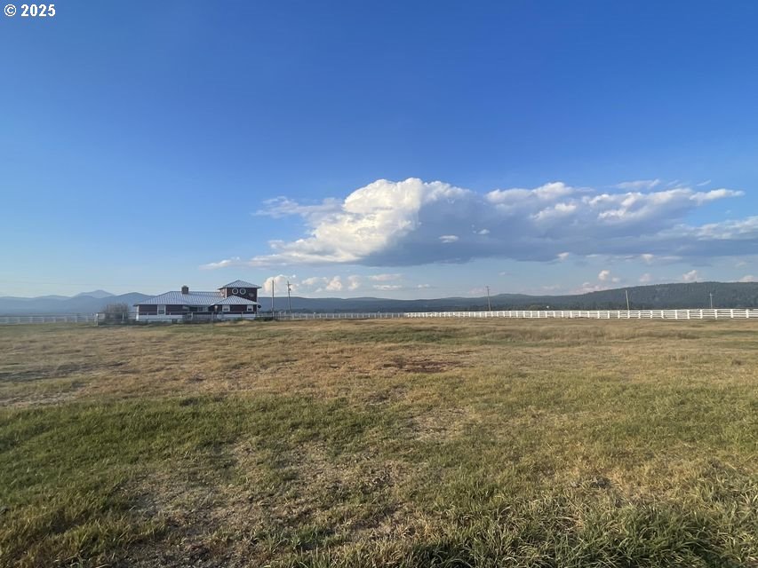 9800 Sevenmile Road Fort Klamath, OR 97626 - Photo 6 of 40 Gallery Image 6