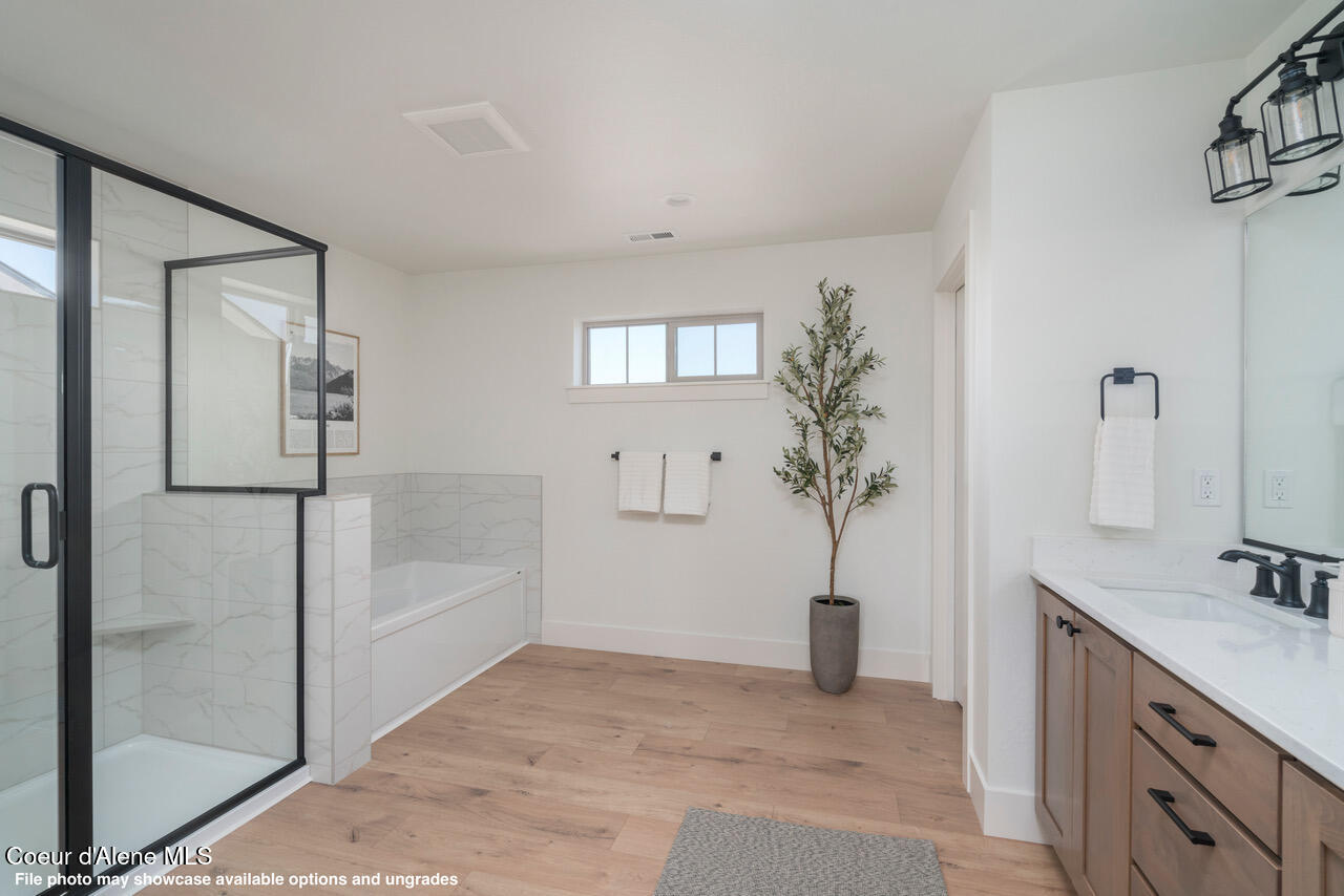 957 East Steeple Chase Road Hayden, ID 83835 - Photo 11 of 13 1537NLukeLnInterior-17