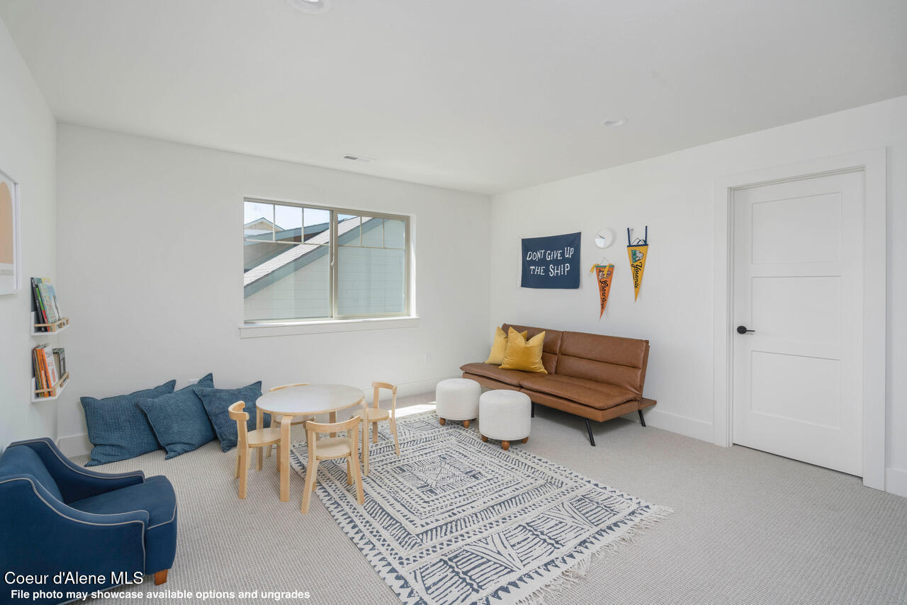 957 East Steeple Chase Road Hayden, ID 83835 - Photo 4 of 13 1537NLukeLnInterior-10