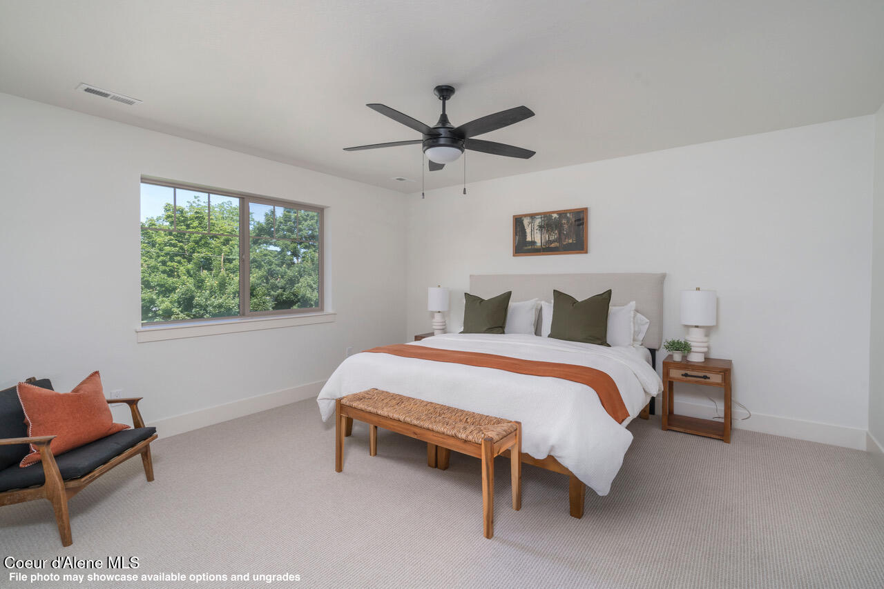 957 East Steeple Chase Road Hayden, ID 83835 - Photo 10 of 13 1537NLukeLnInterior-16