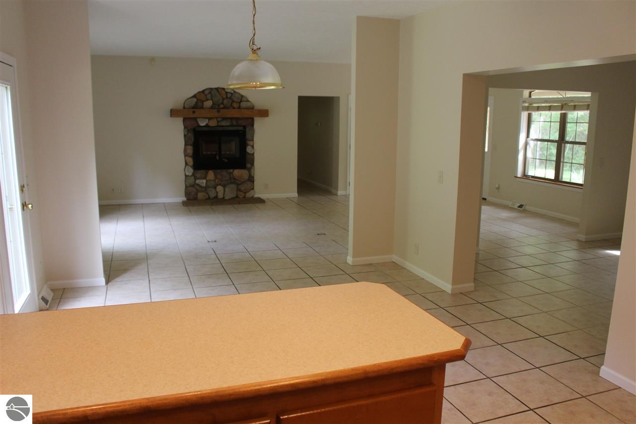 5160 West Tyler Road Alma, MI 48801 - Photo 9 of 36 1779827-8.JPG