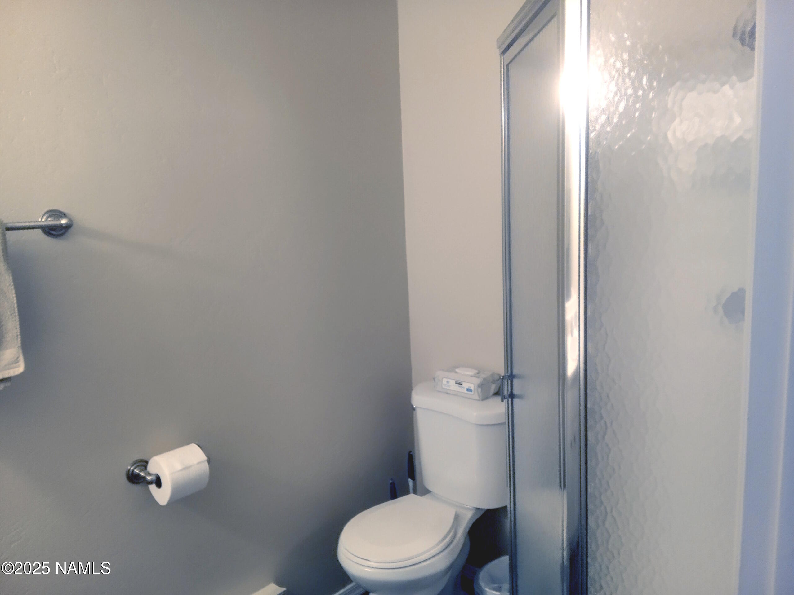 2700 South White Mountain Road, Unit 701 Show Low, AZ 85901 - Photo 7 of 9 zguest-bath1-scaled