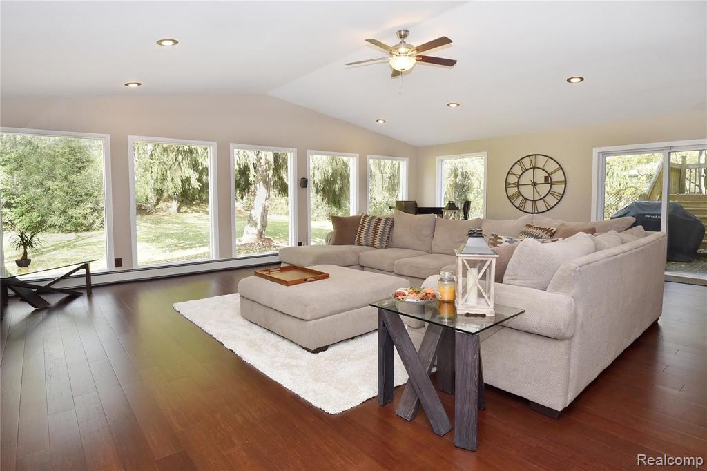 146 West Hickory Grove Road Bloomfield Hills, MI 48304 - Photo 5 of 27