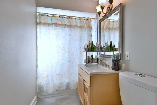 $375,000 | 913 South Iowa Street, Addison, IL 60101