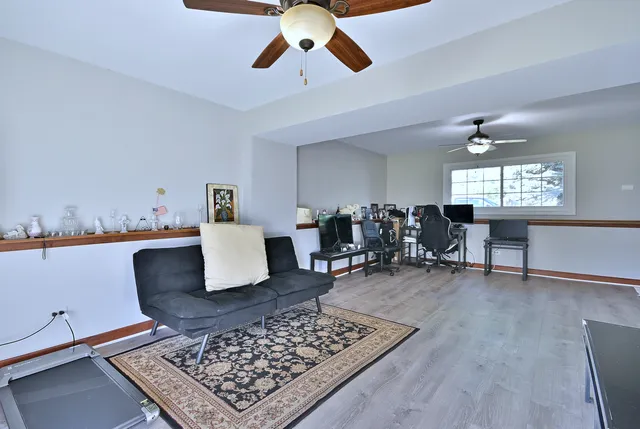 $375,000 | 913 South Iowa Street, Addison, IL 60101