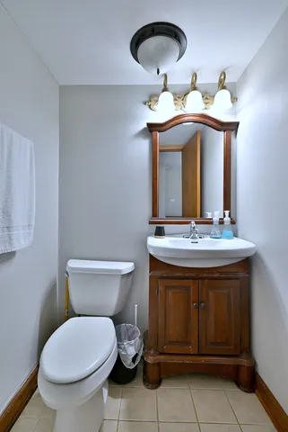 $375,000 | 913 South Iowa Street, Addison, IL 60101