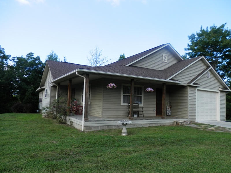 349 Smithfield Road, Unit 844R Tellico Plains, TN 37385 - Photo 2 of 20 P8270038