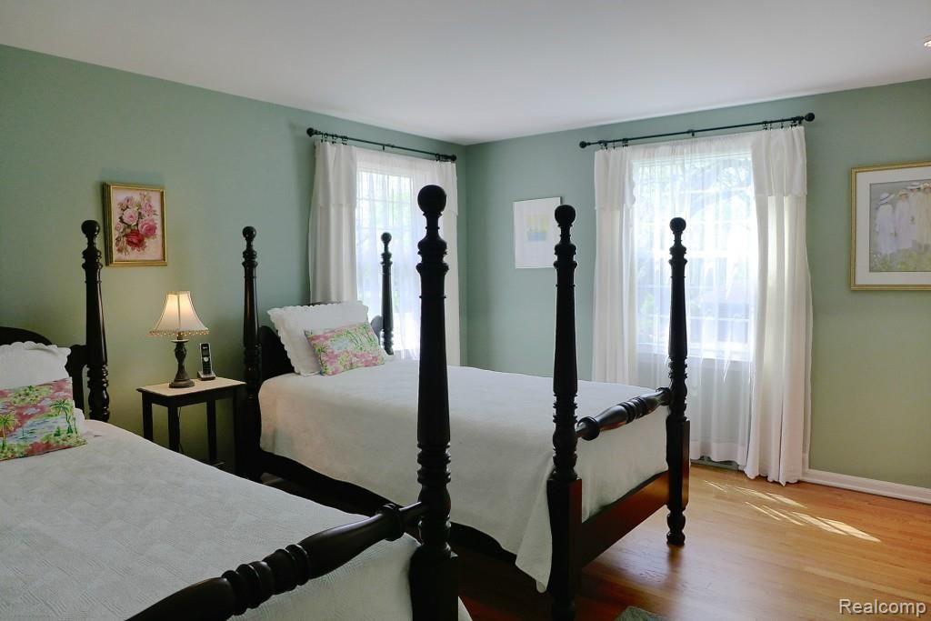 909 Rock Spring Road Bloomfield Hills, MI 48304 - Photo 12 of 21 Bedroom 3