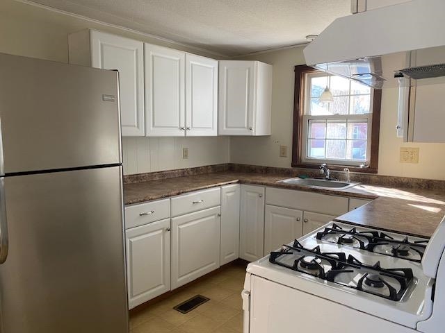 9 Princess Lane Epsom, NH 03234 - Photo 12 of 30