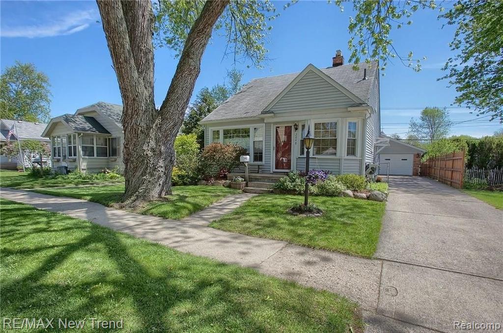 2848 Kenmore Road Berkley, MI 48072 - Photo 2 of 25
