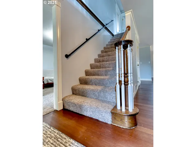 a view of entryway and hall