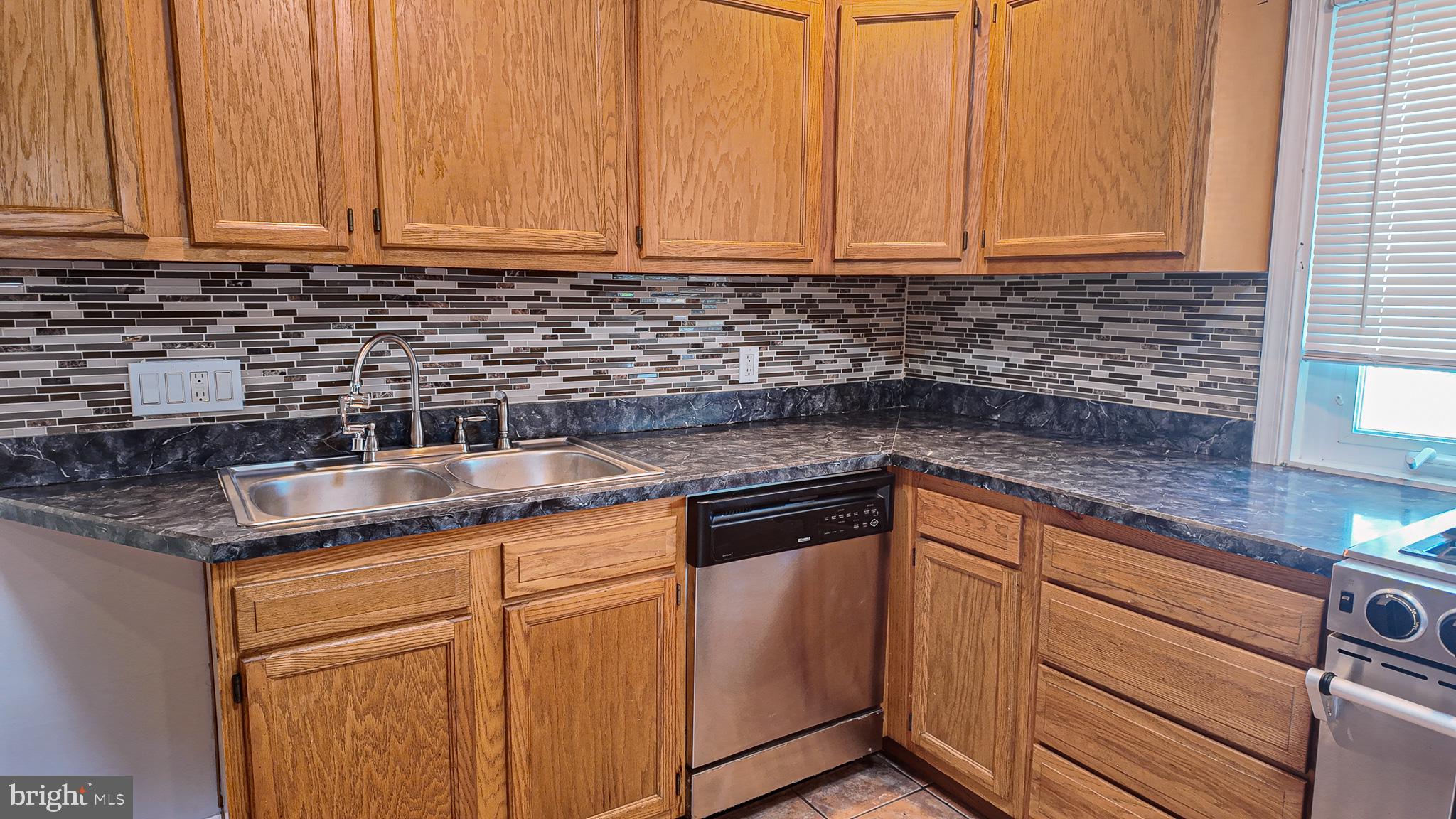 9316 Academy Road Philadelphia, PA 19114 - Photo 5 of 33 Gallery Image 5
