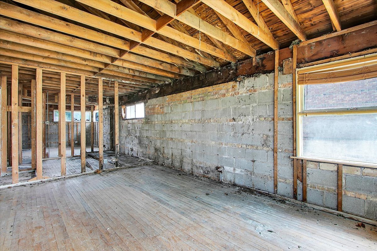 1327 South Wolf Road Hillside, IL 60162 - Photo 3 of 19 Gallery Image 3