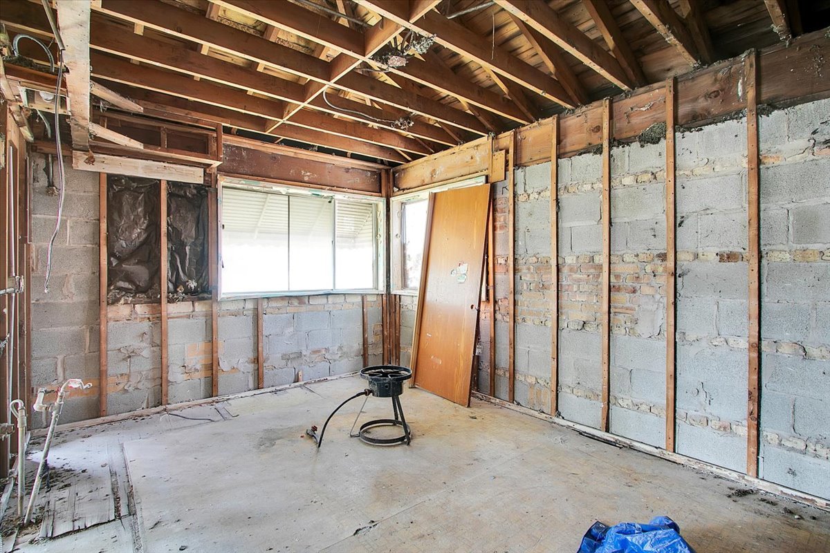 1327 South Wolf Road Hillside, IL 60162 - Photo 5 of 19 Gallery Image 5