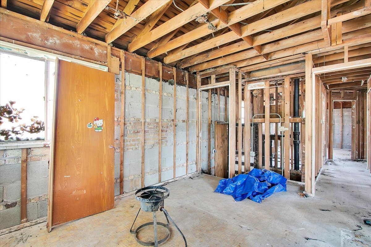 1327 South Wolf Road Hillside, IL 60162 - Photo 6 of 19 Gallery Image 6