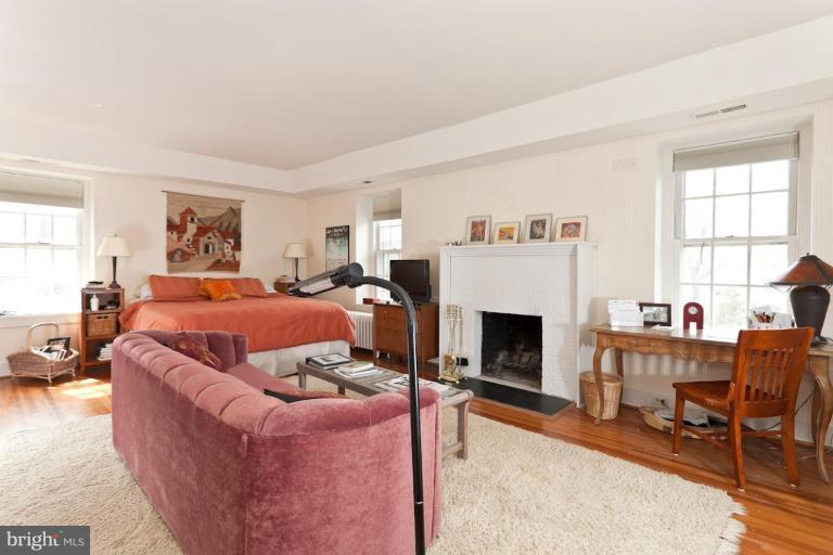 5840 Pimlico Road Baltimore, MD 21209 - Photo 5 of 30 Master Bedroom