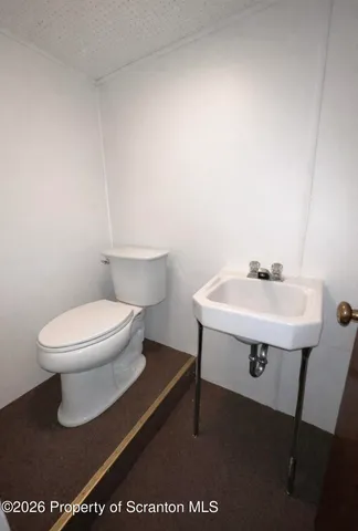 $260,000 | 218 Lake Scranton Road, Scranton, PA 18505