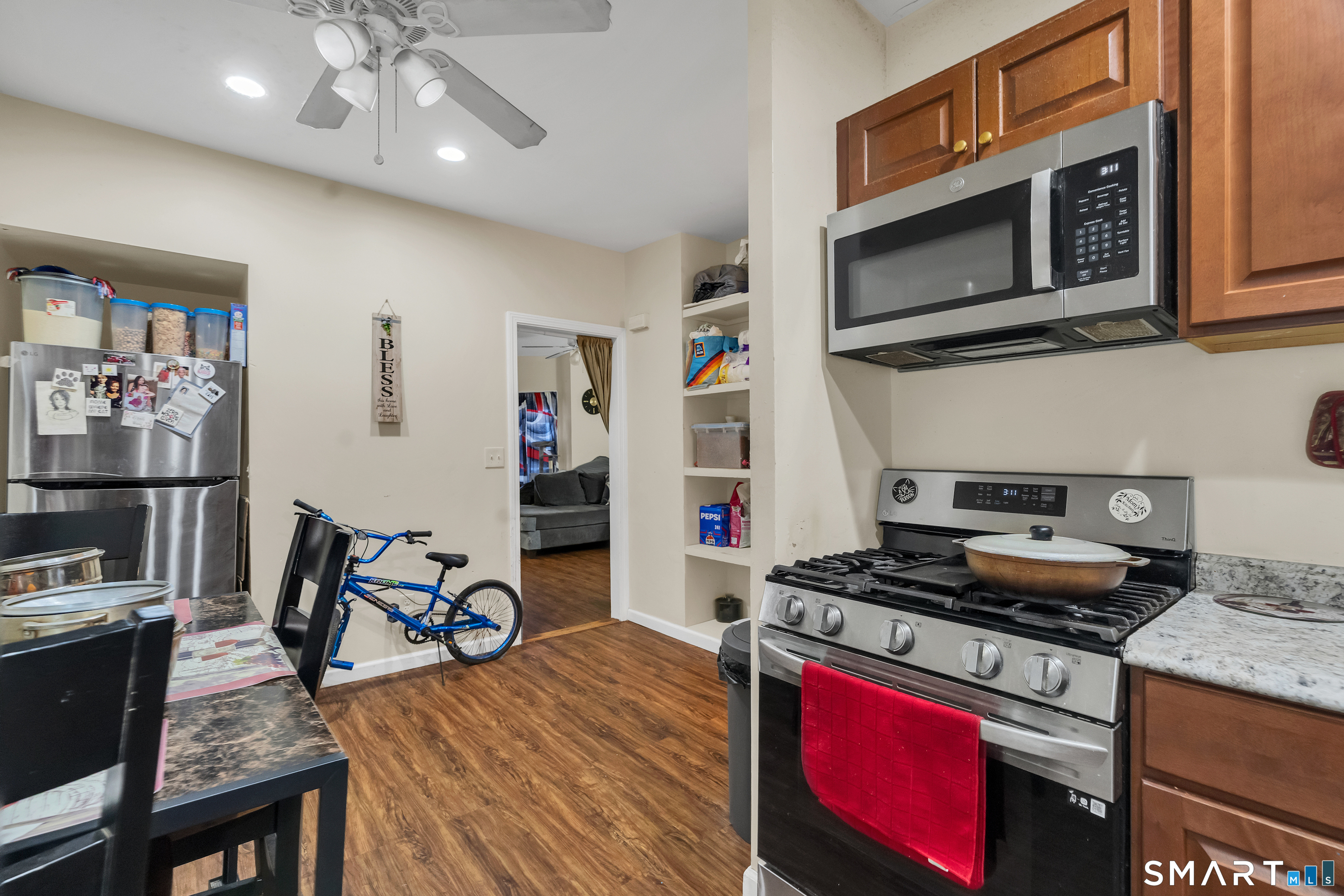 644-646 Maple Street Bridgeport, CT 06608 - Photo 24 of 40