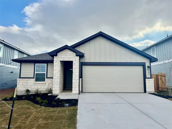 $319,990 | 151 Boondoggle Ridge, Cedar Creek, TX 78612