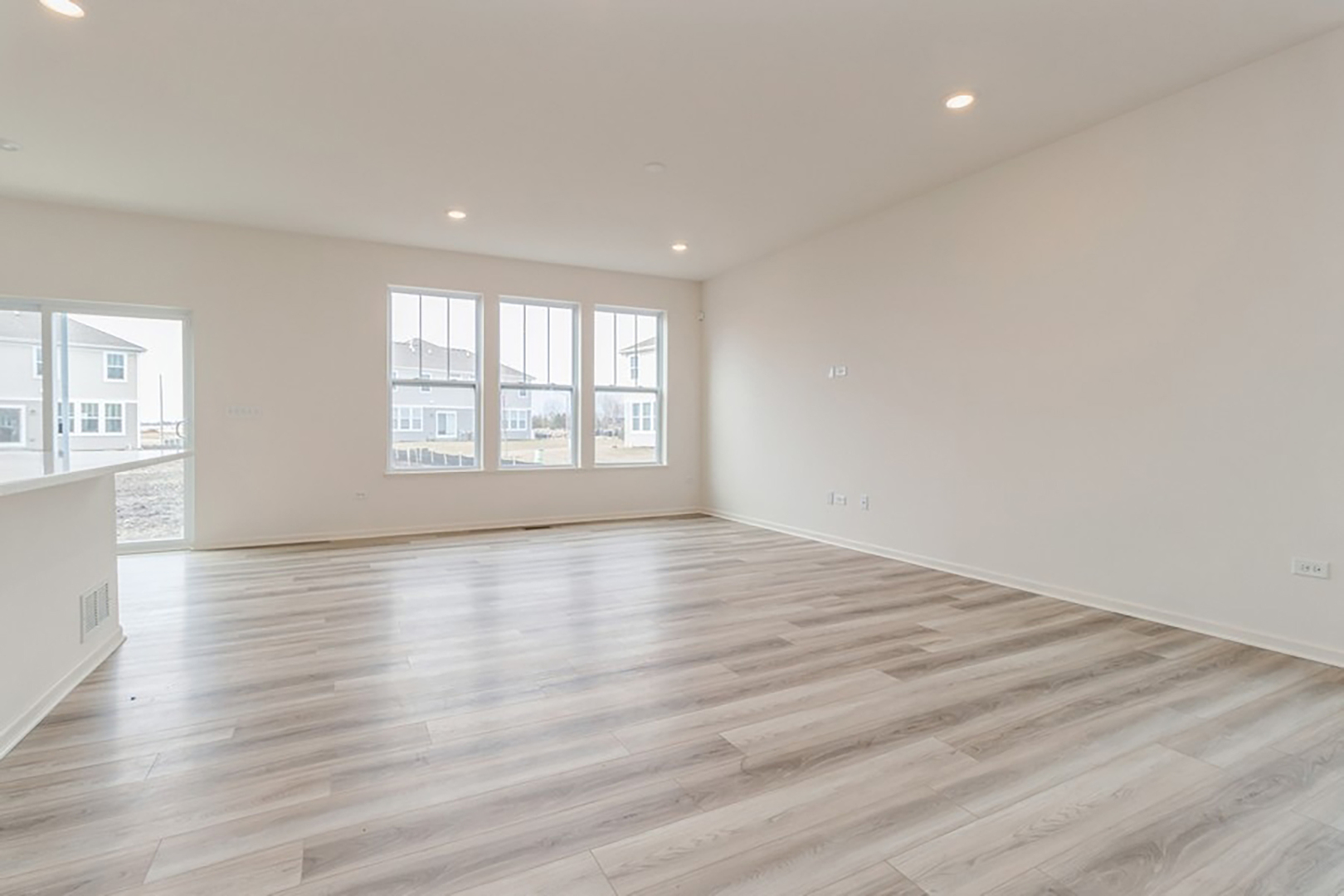 339 Red Oak Circle, Unit 402 Volo, IL 60020 - Photo 3 of 20 Gallery Image 3