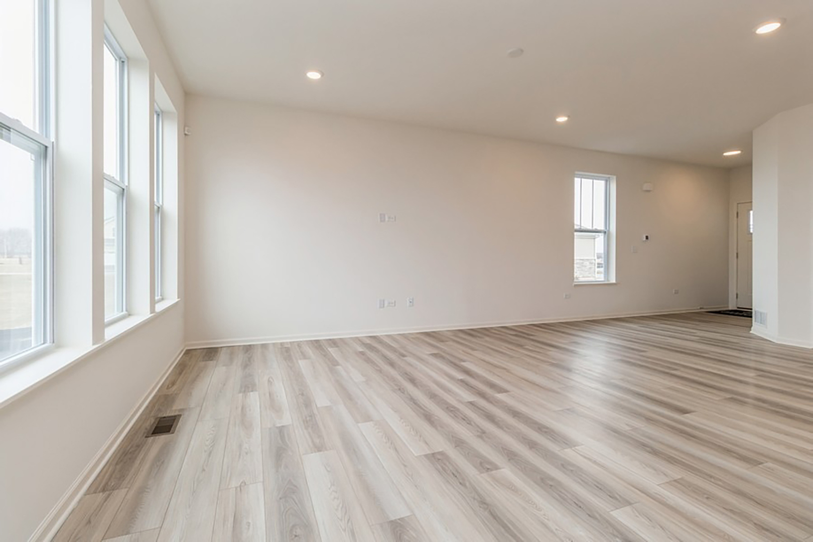 339 Red Oak Circle, Unit 402 Volo, IL 60020 - Photo 4 of 20 Gallery Image 4